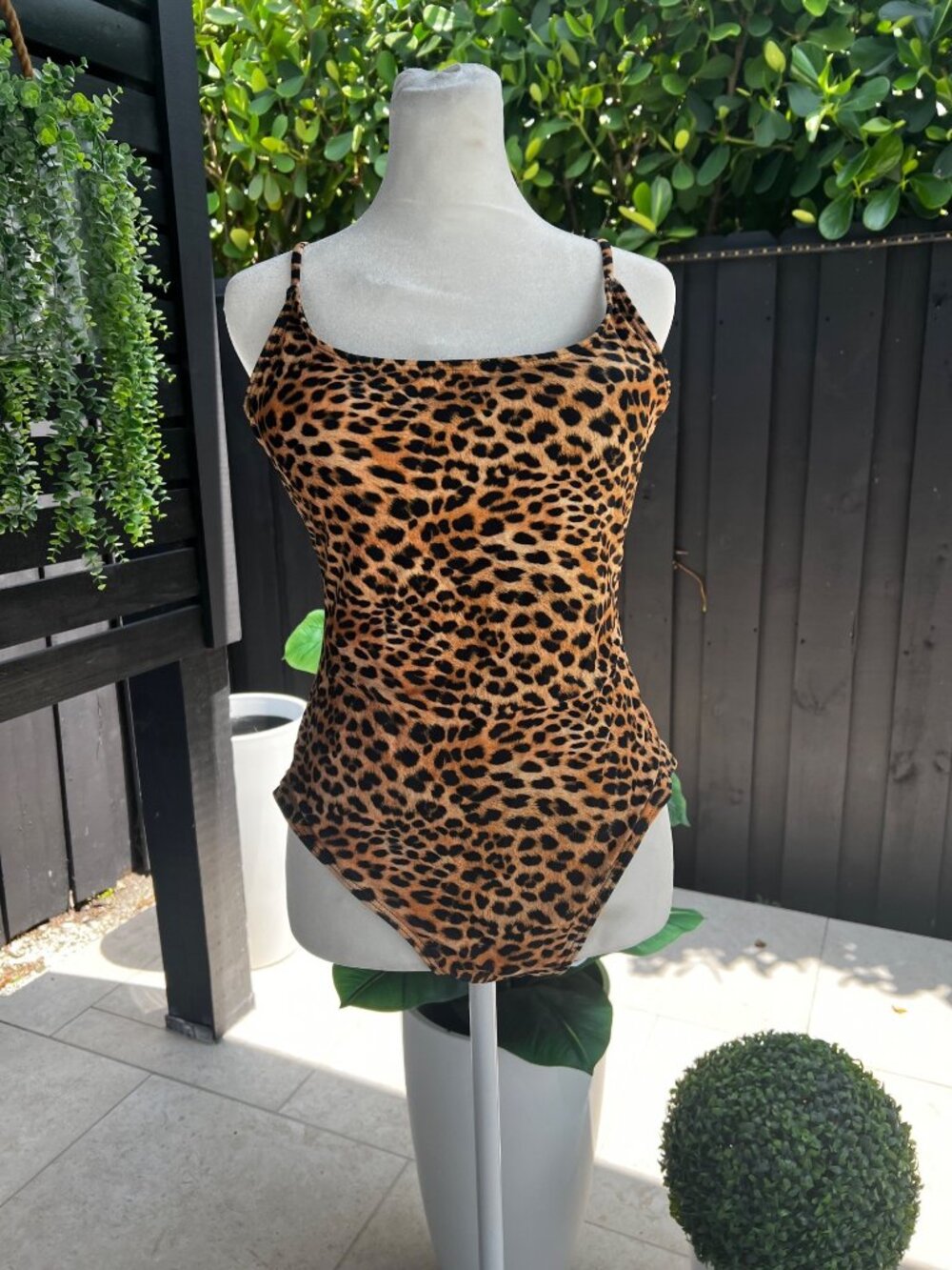 NWT Leopard Print One Piece Swimsuit Women’s Sexy Monokini Bathing Suit MEDIUM